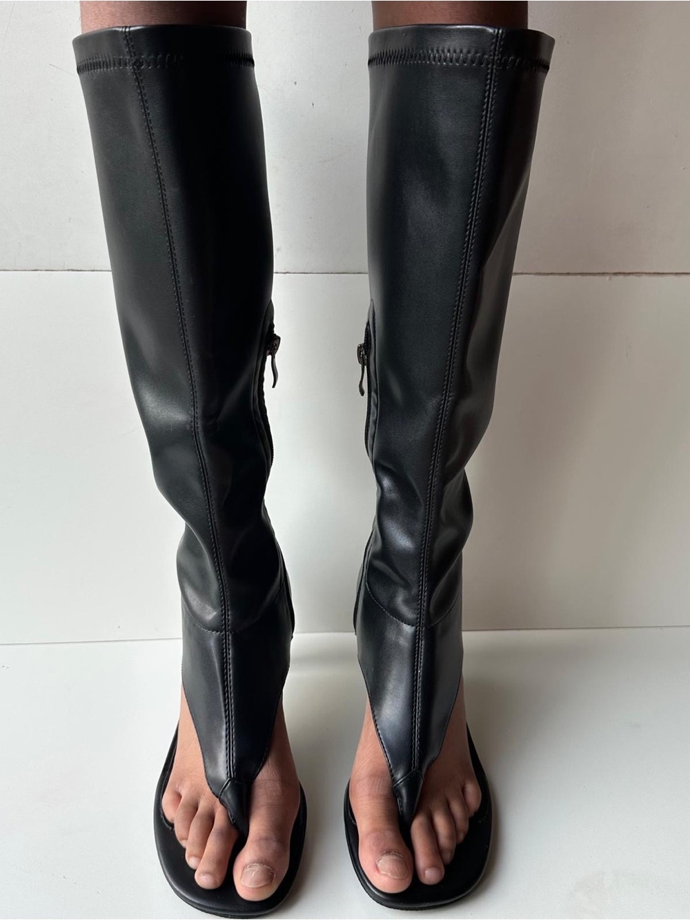 Black Faux Leather Thong Sandal Boots Open Toe Knee High Stiletto Size 8